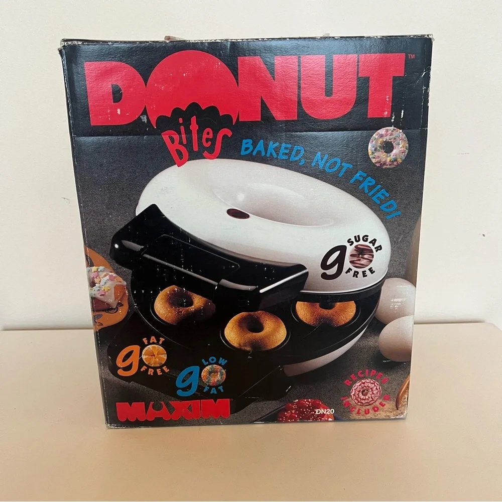 Maxim Donut Maker in White and Black